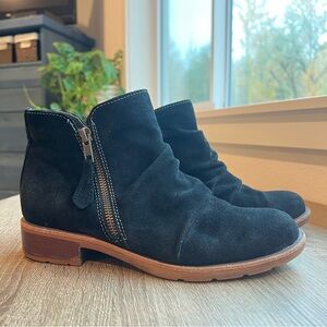 Sofft waterproof Black Suede Ankle Boots